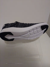 Load image into Gallery viewer, Puma Flash Evo Knit Size 13
