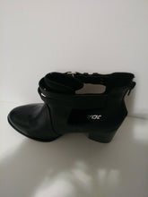 Load image into Gallery viewer, Womens Black Short Ankel Boot 9, 9.5
