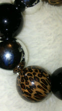 Load image into Gallery viewer, Womens Ball Stretch Animal Bracelet
