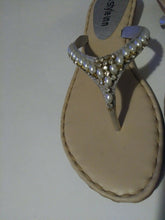 Load image into Gallery viewer, Womens Silver Pearl Inspired Pakistan Sandals
