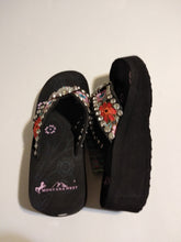 Load image into Gallery viewer, Montana West Flower Bloom Embroidered Flip Flop Wedge Sandal 5
